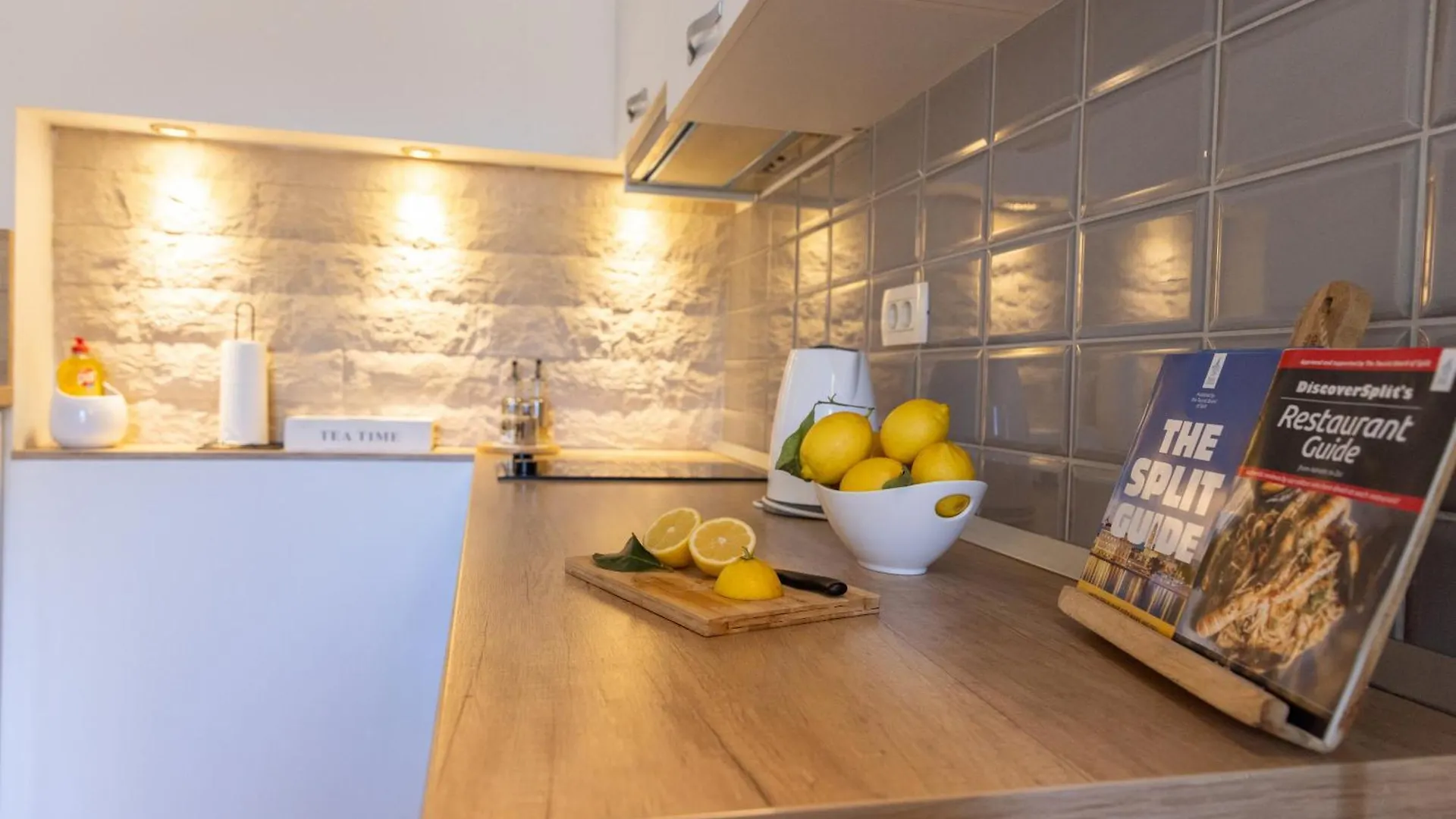 Central Split Rooms And Apartments Paese 3*,  Hırvatistan