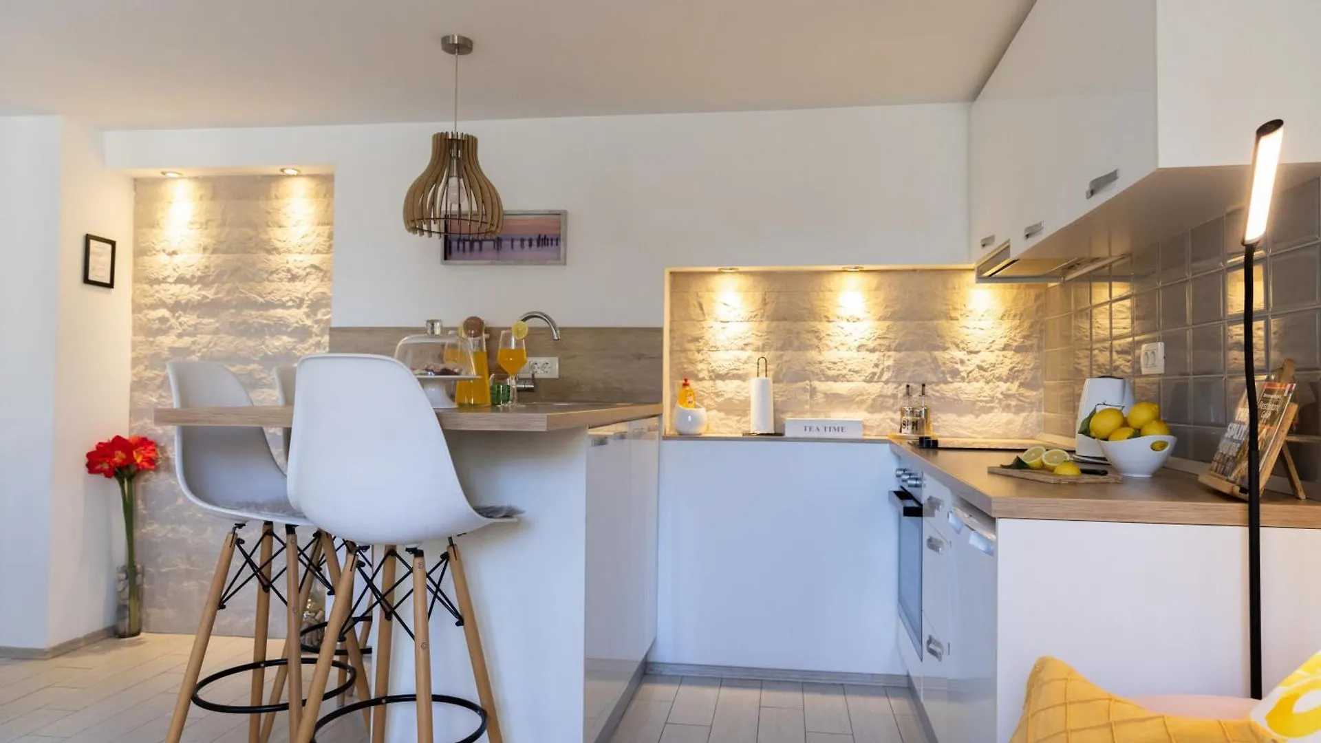 Konukevi Central Split Rooms And Apartments Paese