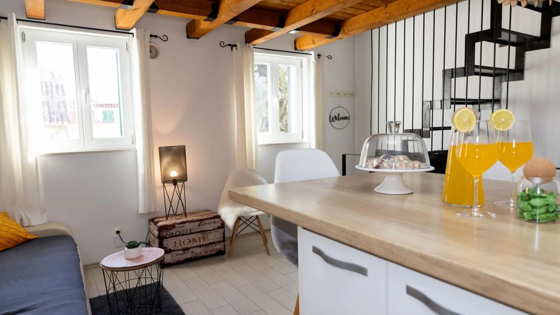 Central Split Rooms And Apartments Paese 3*,  Hırvatistan