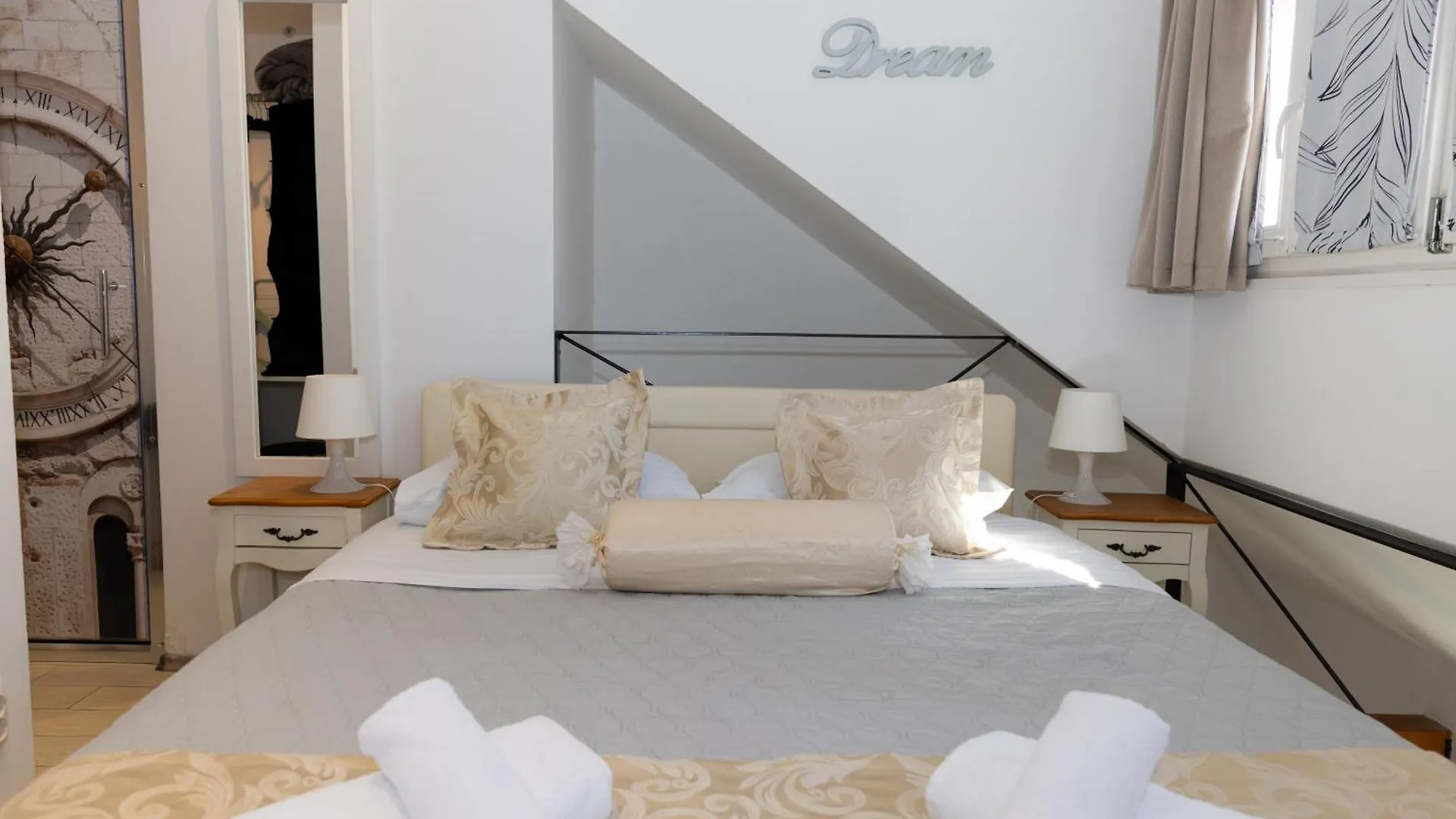 Central Split Rooms And Apartments Paese Hırvatistan