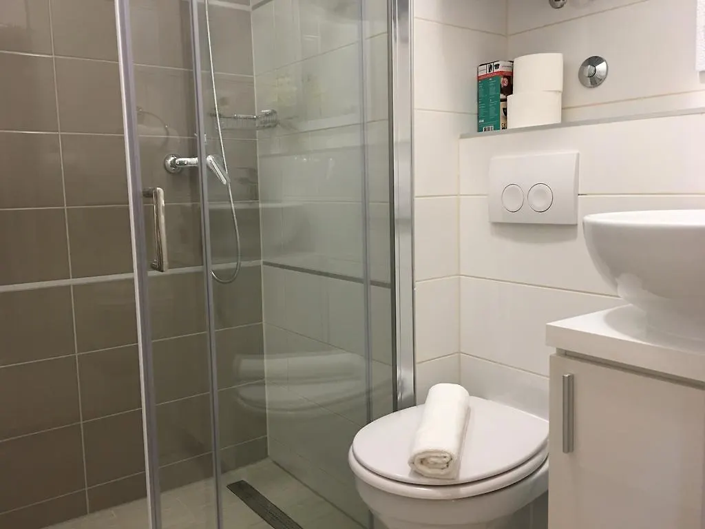 Central Split Rooms And Apartments Paese Konukevi